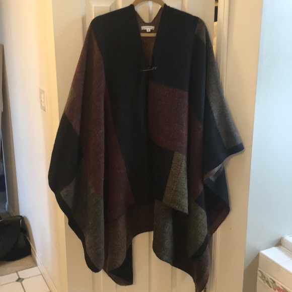 Max Studio Poncho - Picture 2 of 3